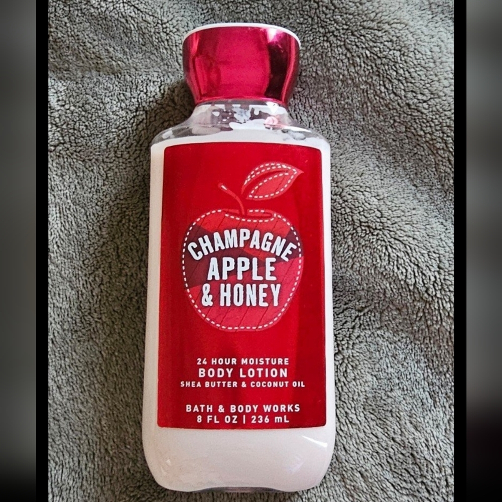 Bath & Body Works Champagne Apple & Honey Body Lotion - Red and White